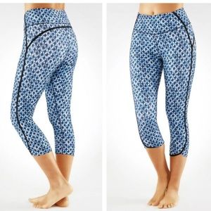 🔥MANDUKA MOOD ACTIVATED🔥 Luminous Tile Print Capri Leggings 🧘‍♀️💃🌀